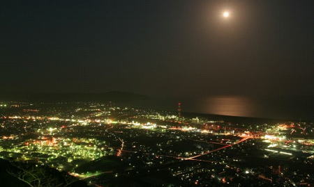 夜も魅力的な延岡の街