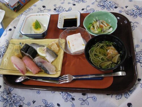 敬老会(お寿司の振る舞い)